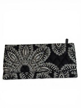 Vera Bradley Wallet Trifold Quilt Black White Floral Cotton NWOT Blanco Bouquet